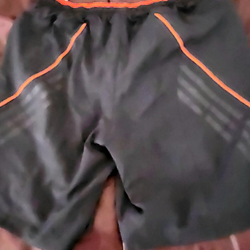 Men Shorts Adidas Run X11520 NWT Athletic Lined Dark Gray S L Discount Shipping!